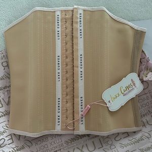 NWT - Luxx Curves Size Small Waist Trainer - Medium Torso, 11.5”.